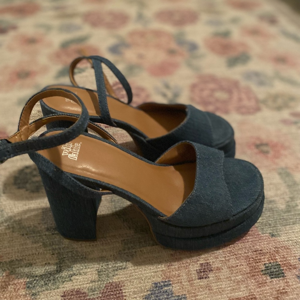 Source Unknown Black Platform Sandals - image 2